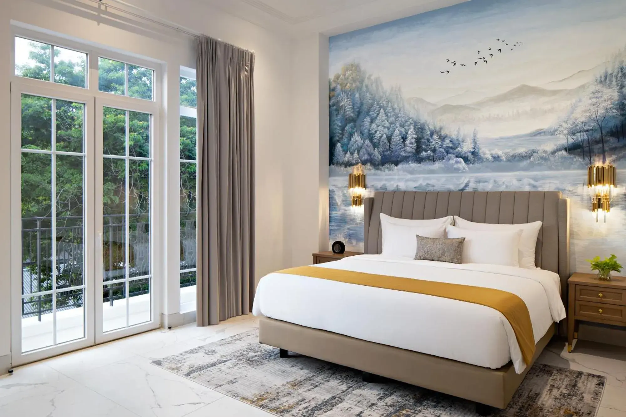Room at The Grand Mansion, Menteng